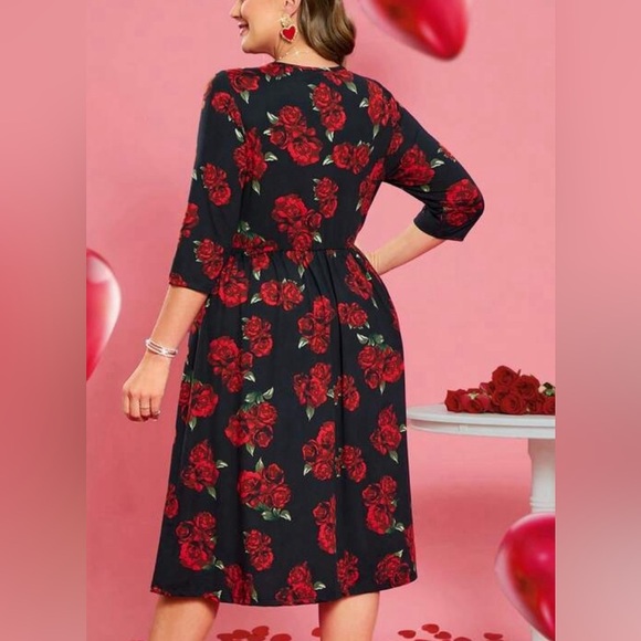 EMERY ROSE Floral Print Plus Size Round Neck Dress - Picture 2 of 2